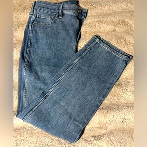 WHBM Light Wash High Rise Straight Sculpt Sz 6